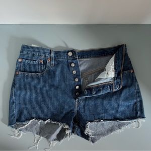 Levi’s 501 cut off shorts size 32